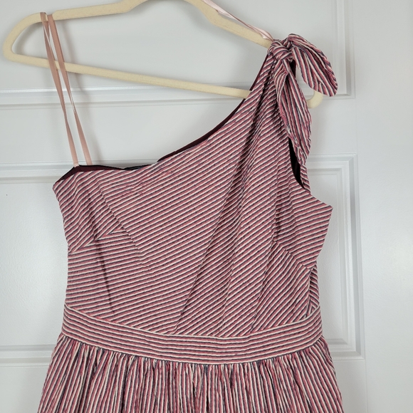 Gal Meets Glam Martha striped one shoulder bow dress with pockets size 4 - Picture 3 of 9